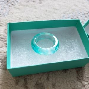 Green resin ring